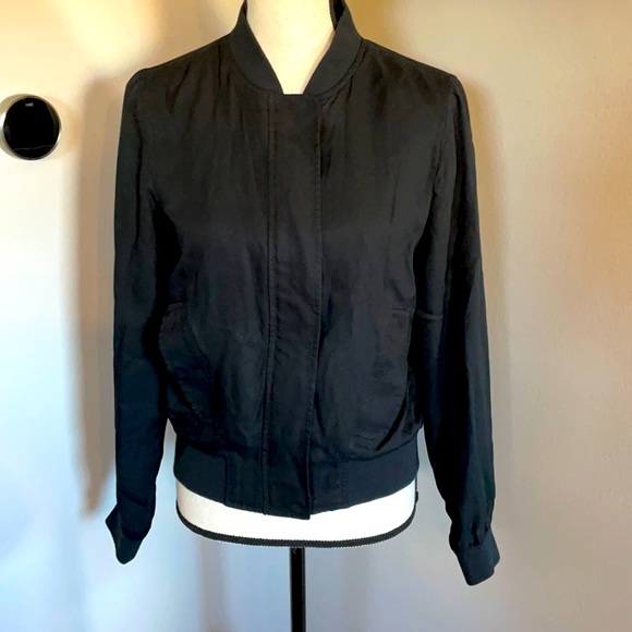 Banana Republic Jackets & Blazers - Banana Republic blazer bomber